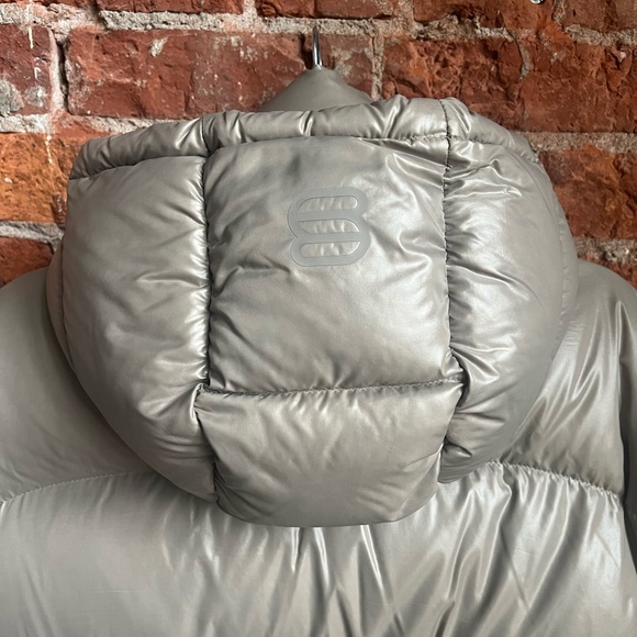 Aritzia Super Puff High Gloss 2XS - Picture 6 of 16